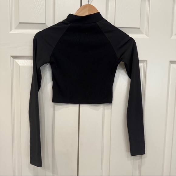 Katch Me Black Crop Half-Zip Top - Picture 5 of 5